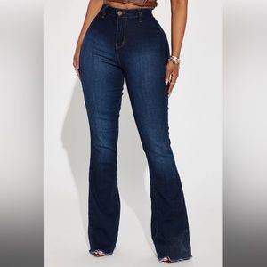 3/$15 Fashion Nova NWT high rise flare